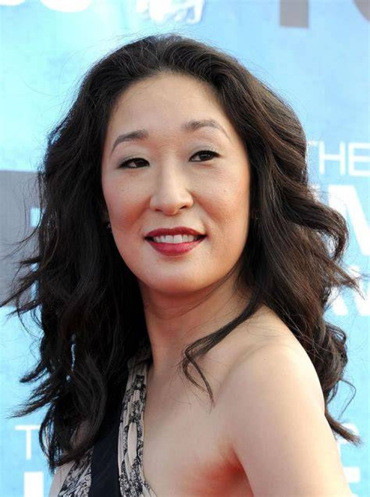 How tall is Sandra Oh? Net Worth, Ethnicity & Nationality