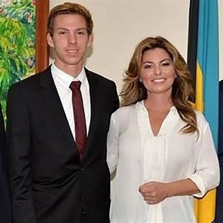 Shania Twain and her son Eja(12) Shania Twain Pinterest