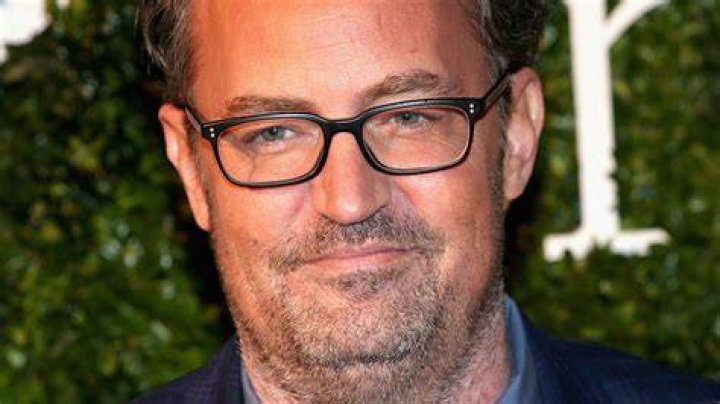Tag who did Matthew Perry date? &mdash; Thedistin